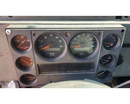  Freightliner FL70 Instrument Cluster #