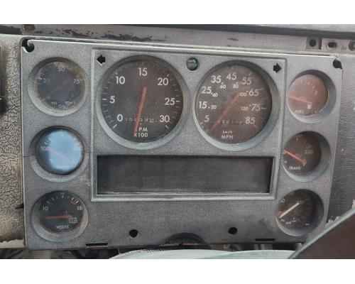  Freightliner FL70 Instrument Cluster #