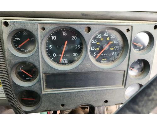  Freightliner FL70 Instrument Cluster #