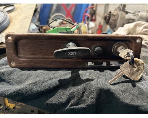 FREIGHTLINER FL70 Ignition Switch