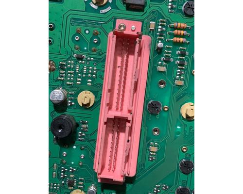 FREIGHTLINER FL70 Instrument Cluster