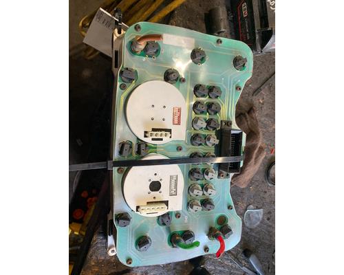 FREIGHTLINER FL80 Instrument Cluster