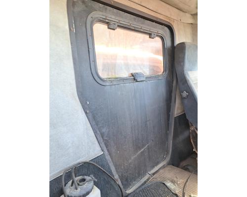 FREIGHTLINER FLC Cab or Cab Mount