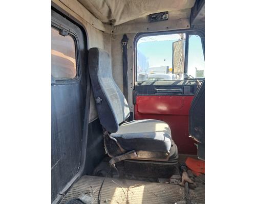 FREIGHTLINER FLC Cab or Cab Mount