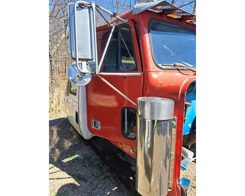 FREIGHTLINER FLC Cab or Cab Mount