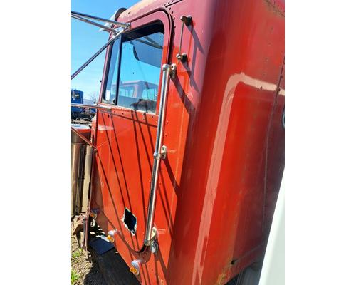 FREIGHTLINER FLC Cab or Cab Mount