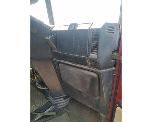 FREIGHTLINER FLC Cab or Cab Mount