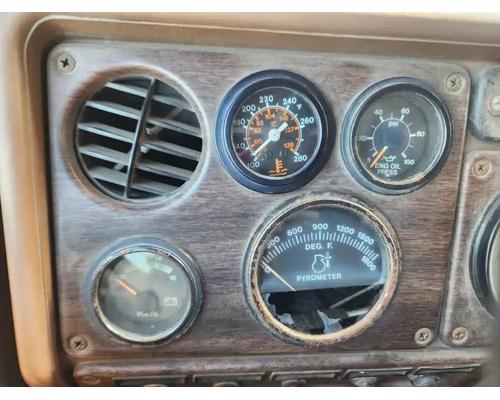  Freightliner FLC Instrument Cluster #