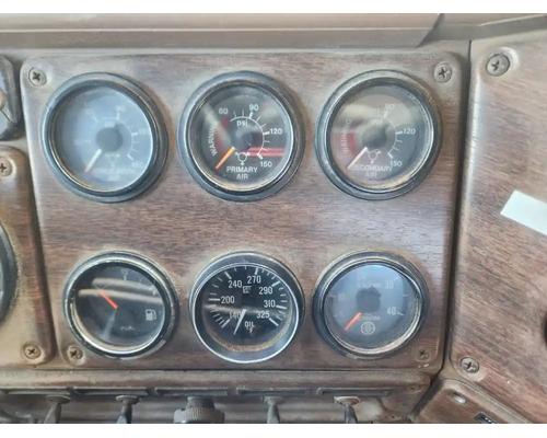  Freightliner FLC Instrument Cluster #