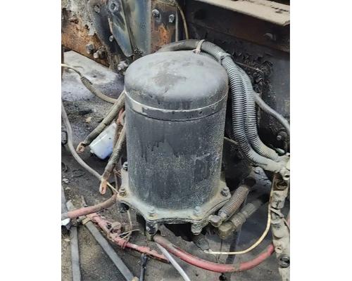  Freightliner FLD112SD Air Dryer #