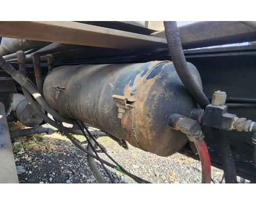  Freightliner FLD112SD Air Tank #