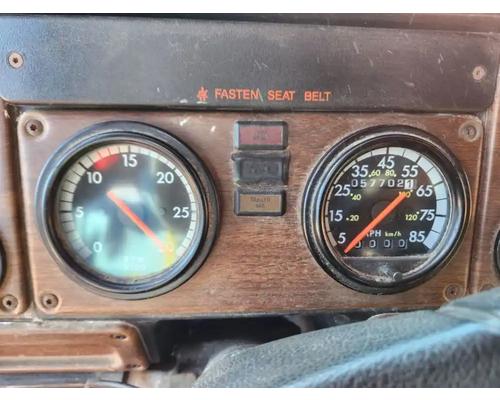  Freightliner FLD112SD Instrument Cluster #
