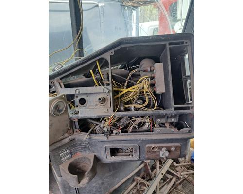 FREIGHTLINER FLD112 Cab or Cab Mount