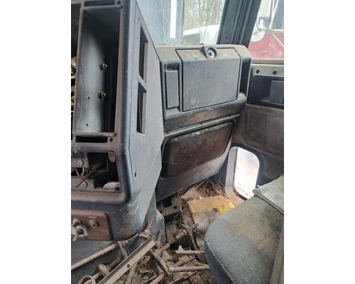 FREIGHTLINER FLD112 Cab or Cab Mount