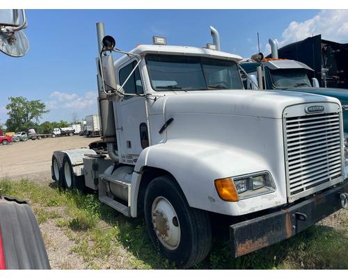 FREIGHTLINER FLD112 Complete Vehicle