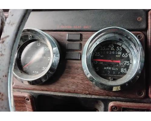  Freightliner FLD120SD Instrument Cluster #