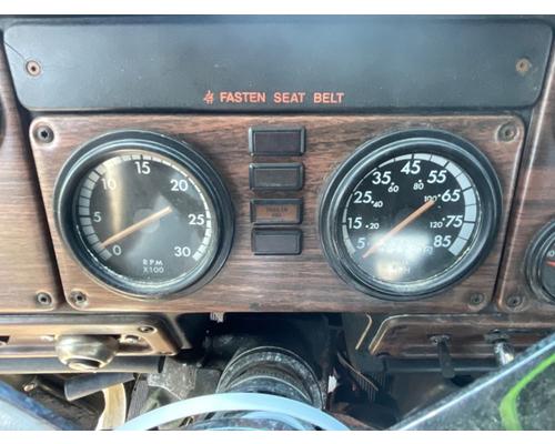  Freightliner FLD120 Instrument Cluster #
