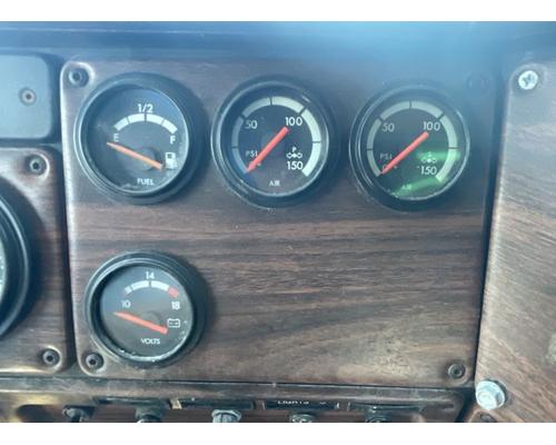  Freightliner FLD120 Instrument Cluster #