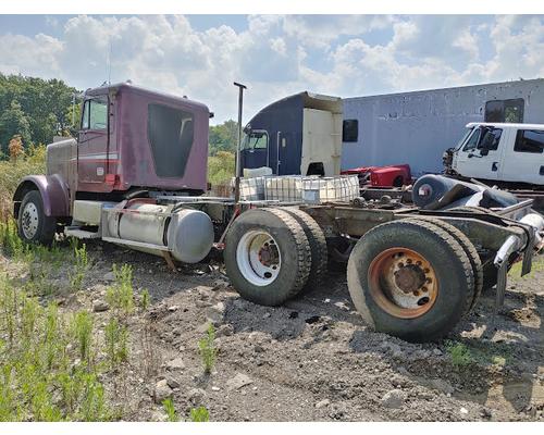 FREIGHTLINER FLD120 Parts Vehicles