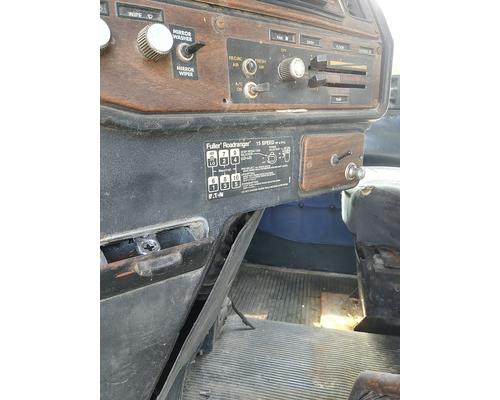 FREIGHTLINER FLD120 Rebuilders