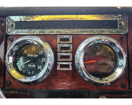  Freightliner FLD132 XL CLASSIC Instrument Cluster #