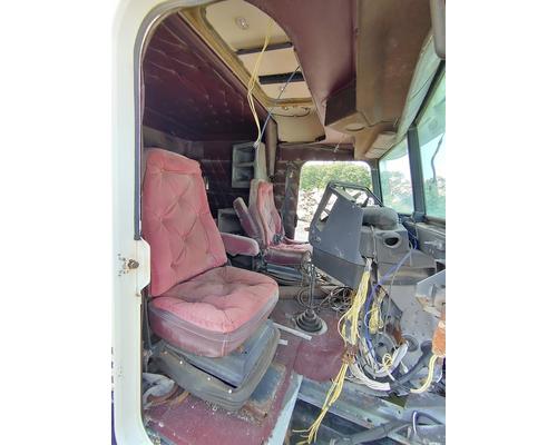 FREIGHTLINER FLD132 XL CLASSIC Parts Vehicles