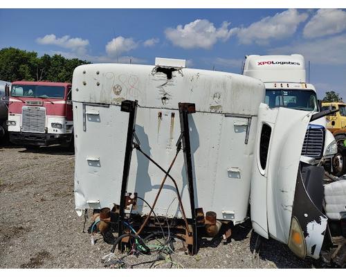 FREIGHTLINER FLD132 XL CLASSIC Parts Vehicles