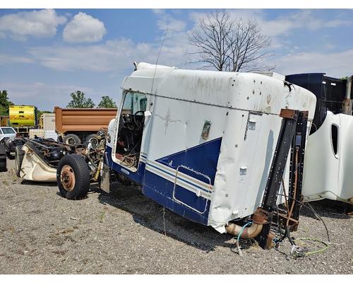 FREIGHTLINER FLD132 XL CLASSIC Parts Vehicles