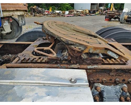 FREIGHTLINER FLD132 XL CLASSIC Parts Vehicles