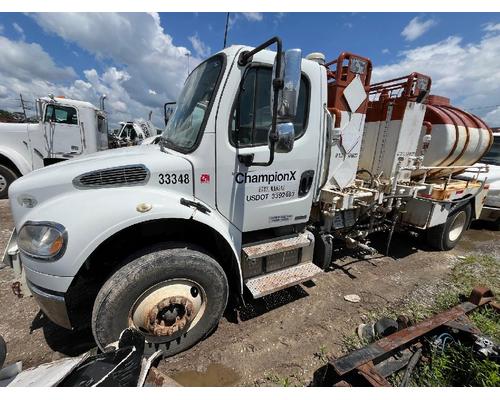 FREIGHTLINER M2 106