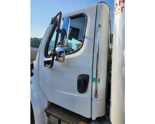  Freightliner M2 106 Cab #
