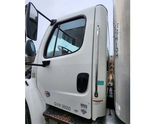 freightliner-m2-106-cab #1445711