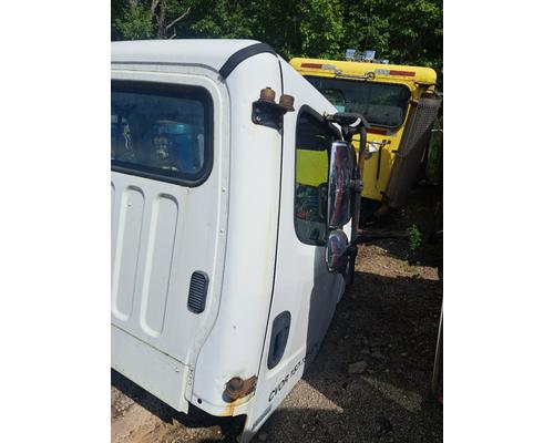 FREIGHTLINER M2 106 Cab or Cab Mount