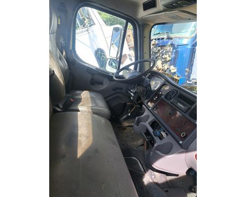 FREIGHTLINER M2 106 Cab or Cab Mount