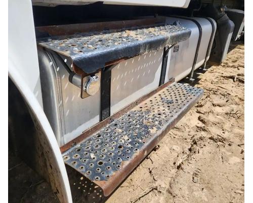 freightliner-m2-106-fuel-tank #1450551