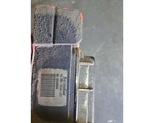 FREIGHTLINER M2 106 Fuse Box