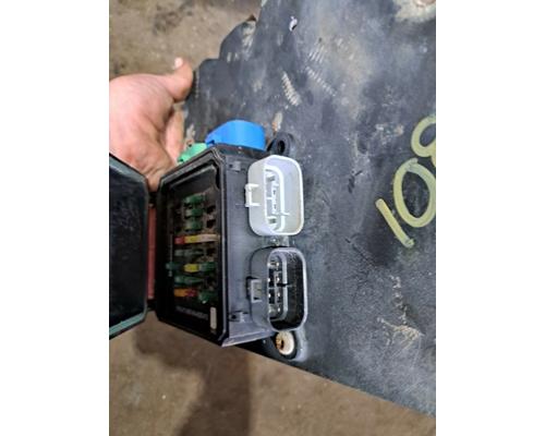 FREIGHTLINER M2 106 Fuse Box