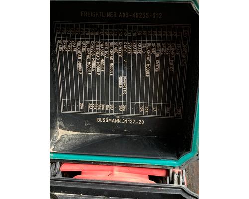 FREIGHTLINER M2 106 Fuse Box