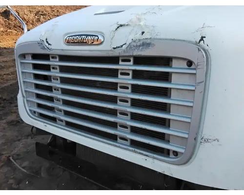 freightliner-m2-106-grille #1442724