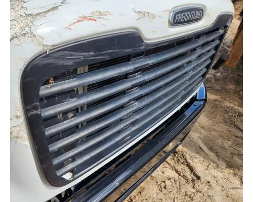 freightliner-m2-106-grille #1450580