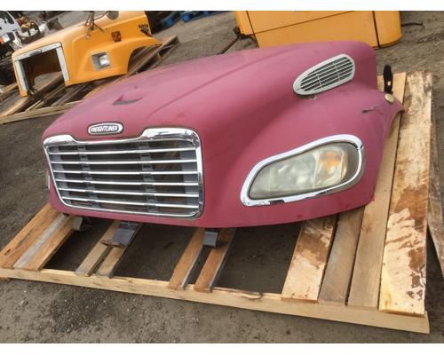 2004-freightliner-m2-106-hood #1468678