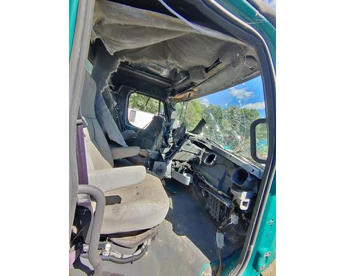 FREIGHTLINER M2 106 Parts Vehicles