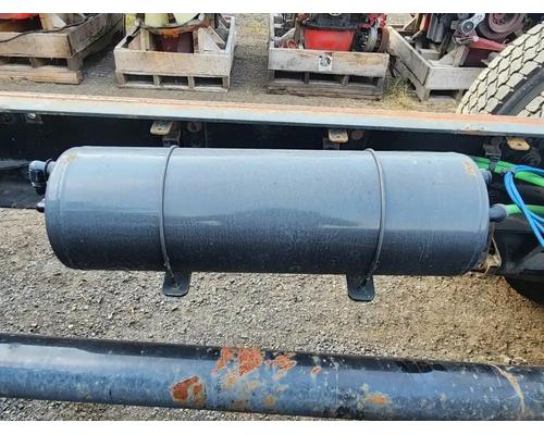 Freightliner M2 112 Medium Duty Air Tank # Freightliner M2 112 Medium Duty Air Tank #