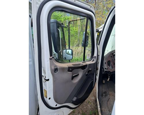 FREIGHTLINER M2 112 Cab or Cab Mount