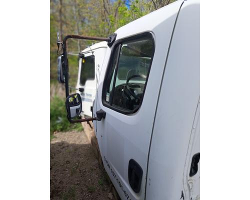 FREIGHTLINER M2 112 Cab or Cab Mount