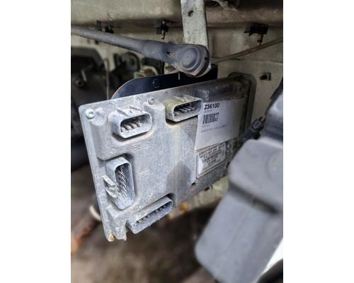 FREIGHTLINER M2 112 Cab or Cab Mount