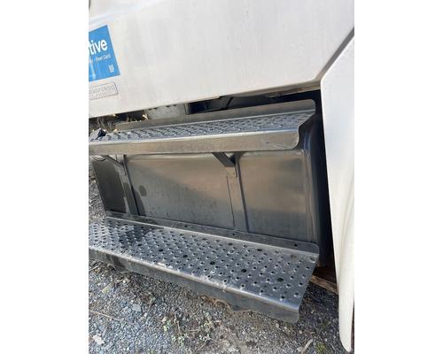 2006 FREIGHTLINER M2 Fuel Tank #