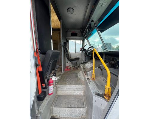 FREIGHTLINER MT45 Chassis Complete Vehicle