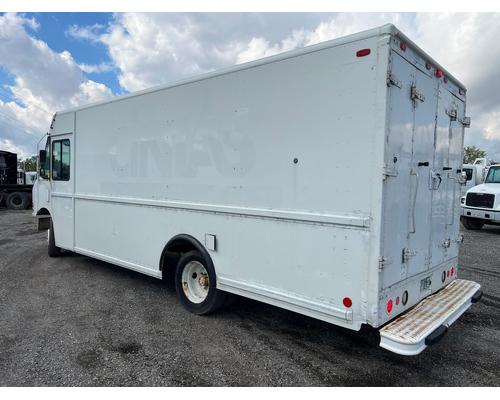 FREIGHTLINER MT45 Chassis Complete Vehicle