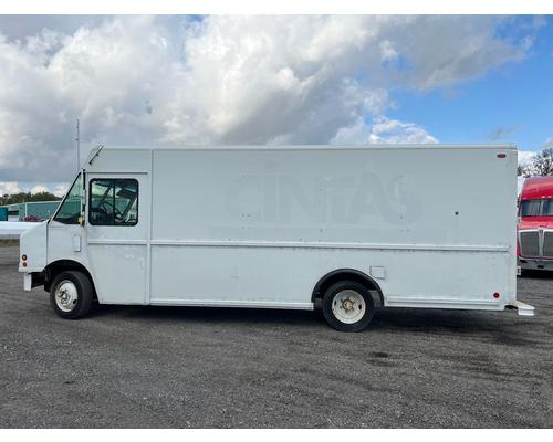 FREIGHTLINER MT45 Chassis Complete Vehicle